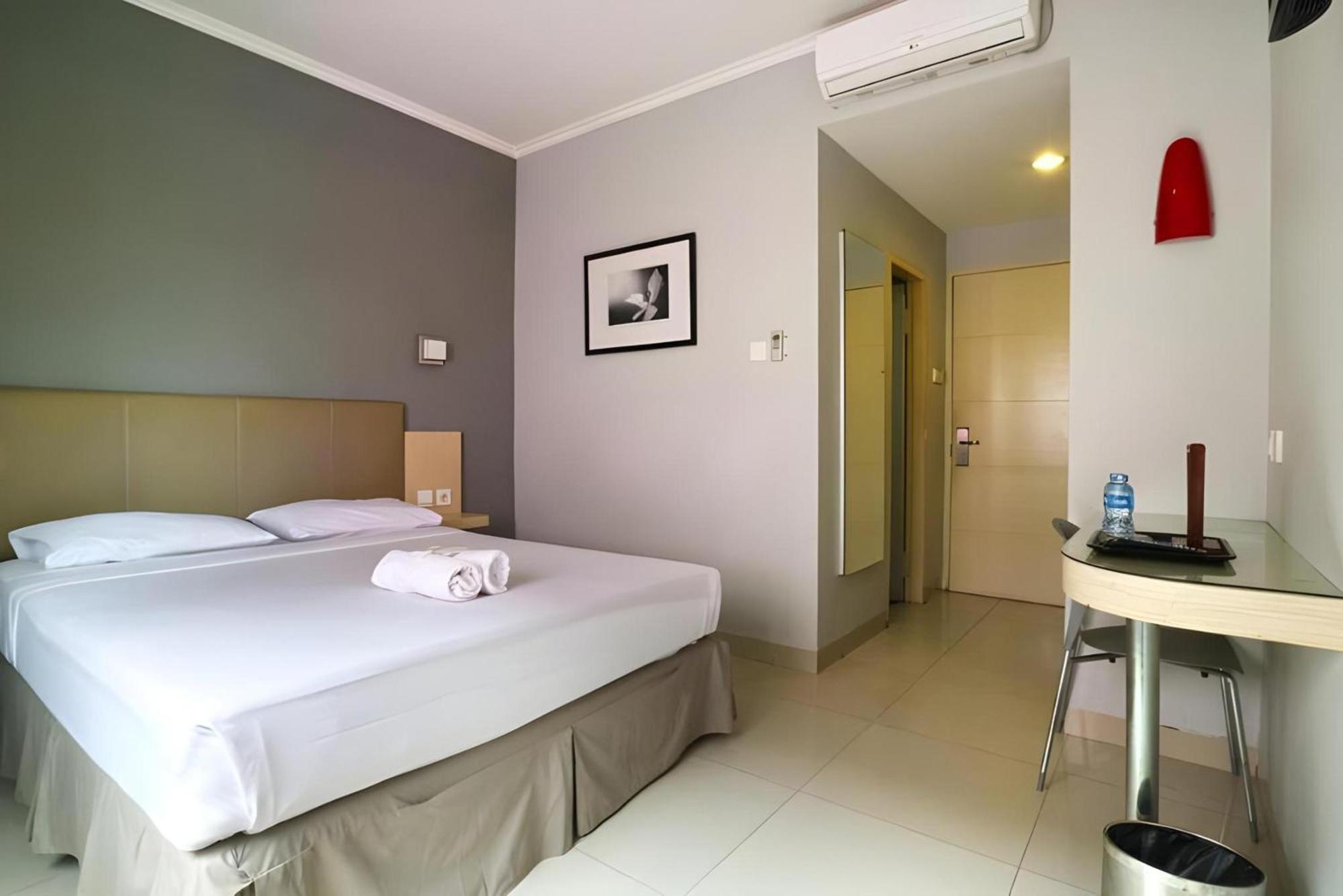 Collection O Hotel Antara Jakarta Exterior photo