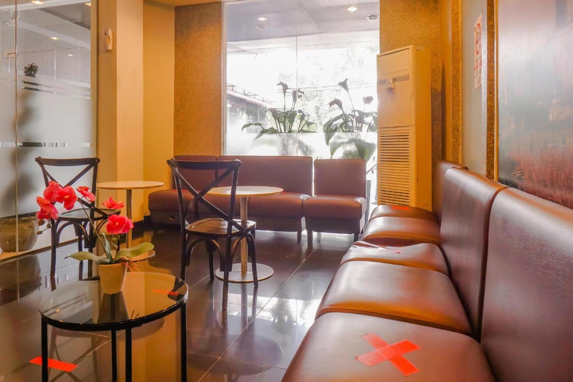 Collection O Hotel Antara Jakarta Exterior photo